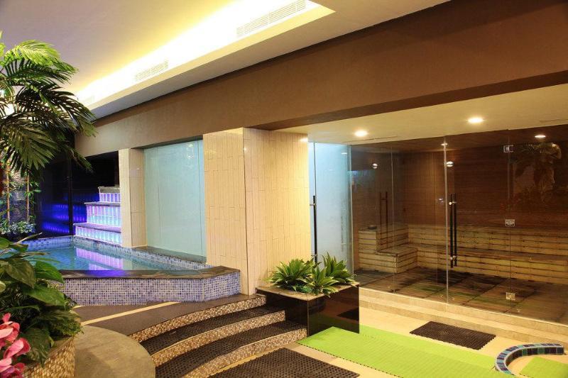 Aswin Hotel And Spa Makassar Exterior foto