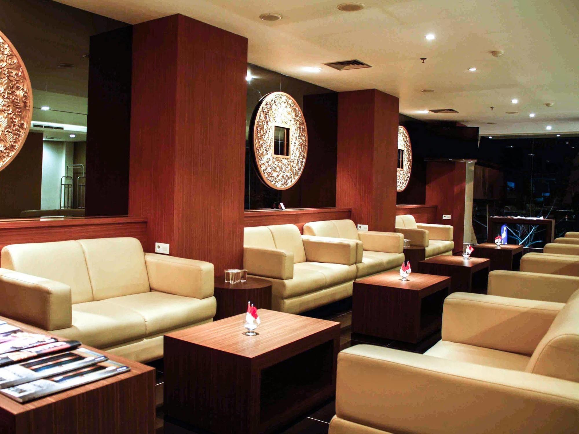 Aswin Hotel And Spa Makassar Exterior foto