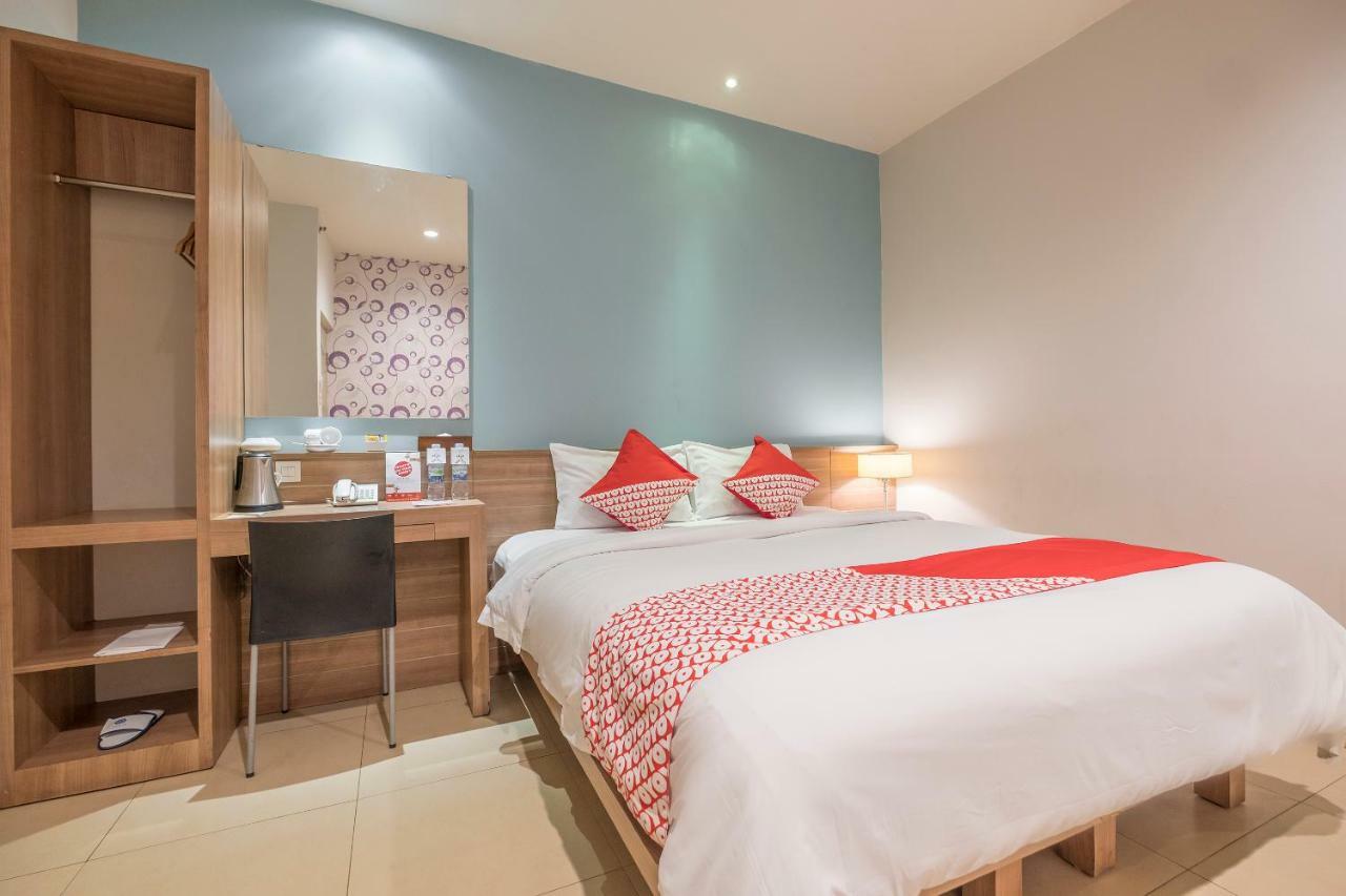 Aswin Hotel And Spa Makassar Exterior foto