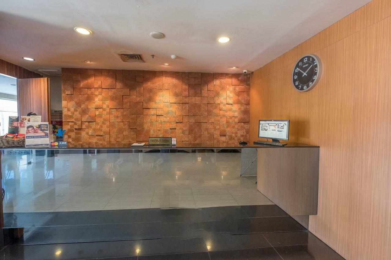 Aswin Hotel And Spa Makassar Exterior foto